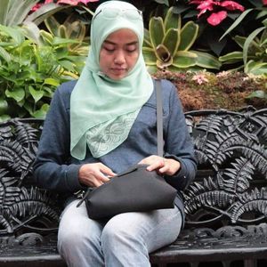 Meet your Posher, Ayu